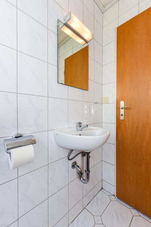 Ferienwohnungen Im Haus Waterkant Neuharlingersiel Exteriör bild