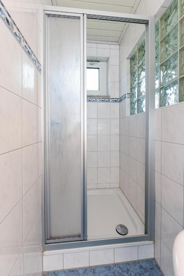 Ferienwohnungen Im Haus Waterkant Neuharlingersiel Exteriör bild
