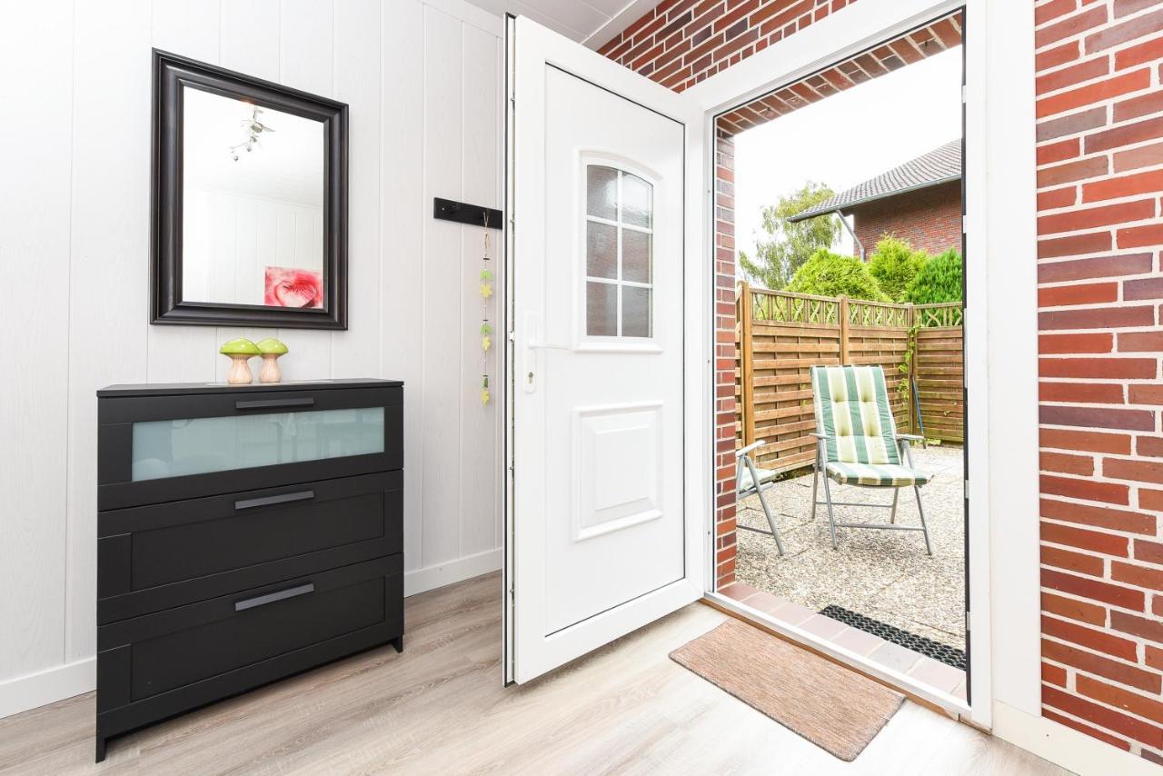 Ferienwohnungen Im Haus Waterkant Neuharlingersiel Exteriör bild