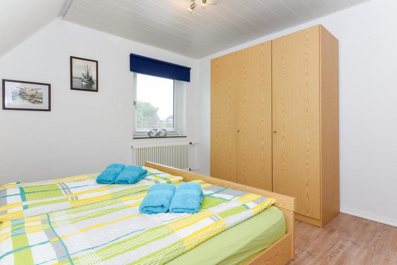 Ferienwohnungen Im Haus Waterkant Neuharlingersiel Exteriör bild