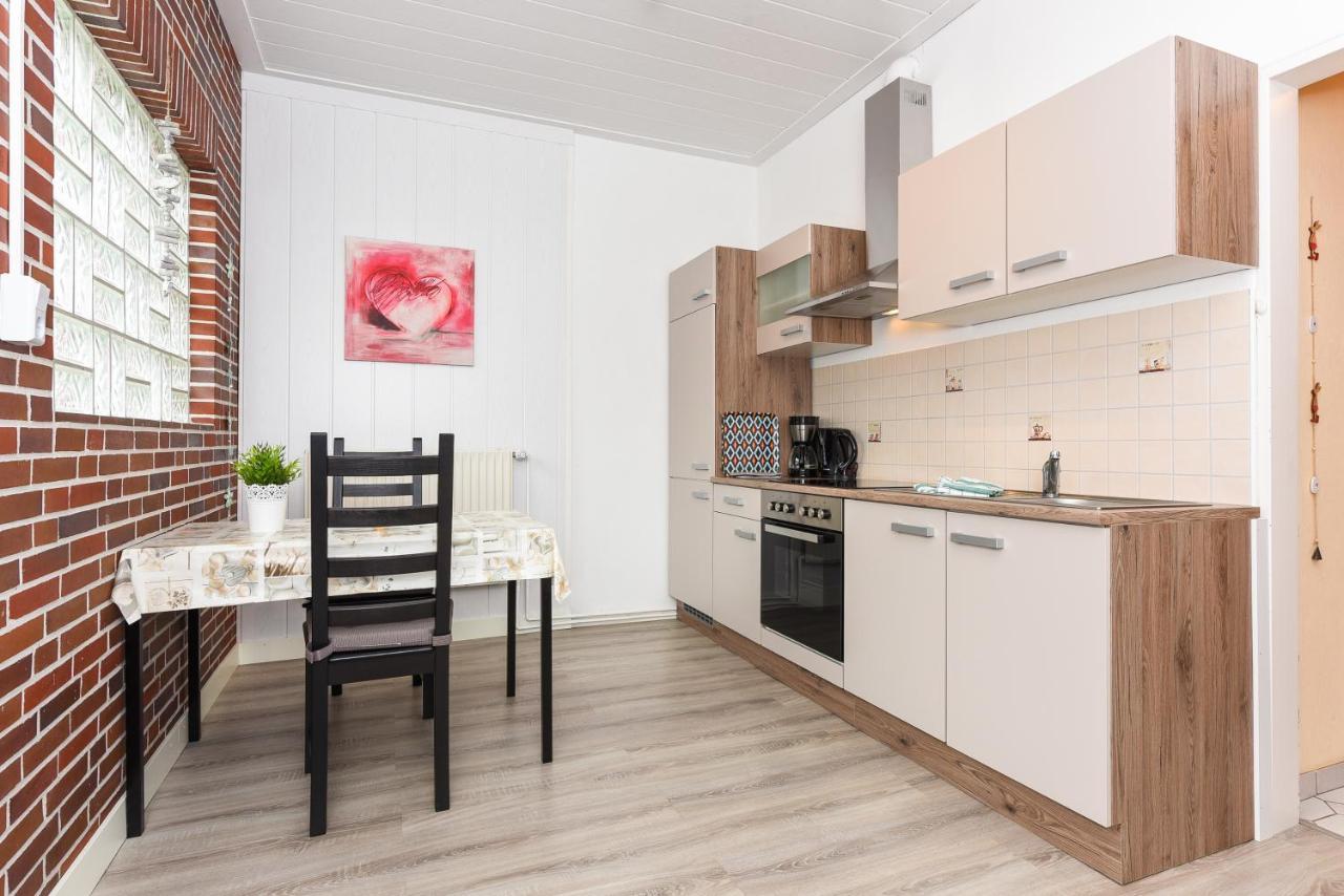 Ferienwohnungen Im Haus Waterkant Neuharlingersiel Exteriör bild