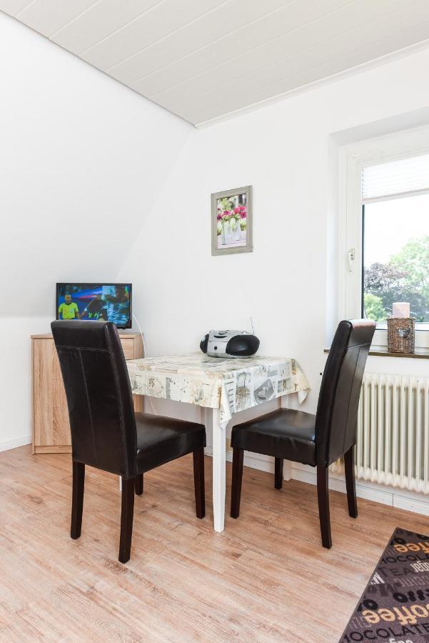 Ferienwohnungen Im Haus Waterkant Neuharlingersiel Exteriör bild