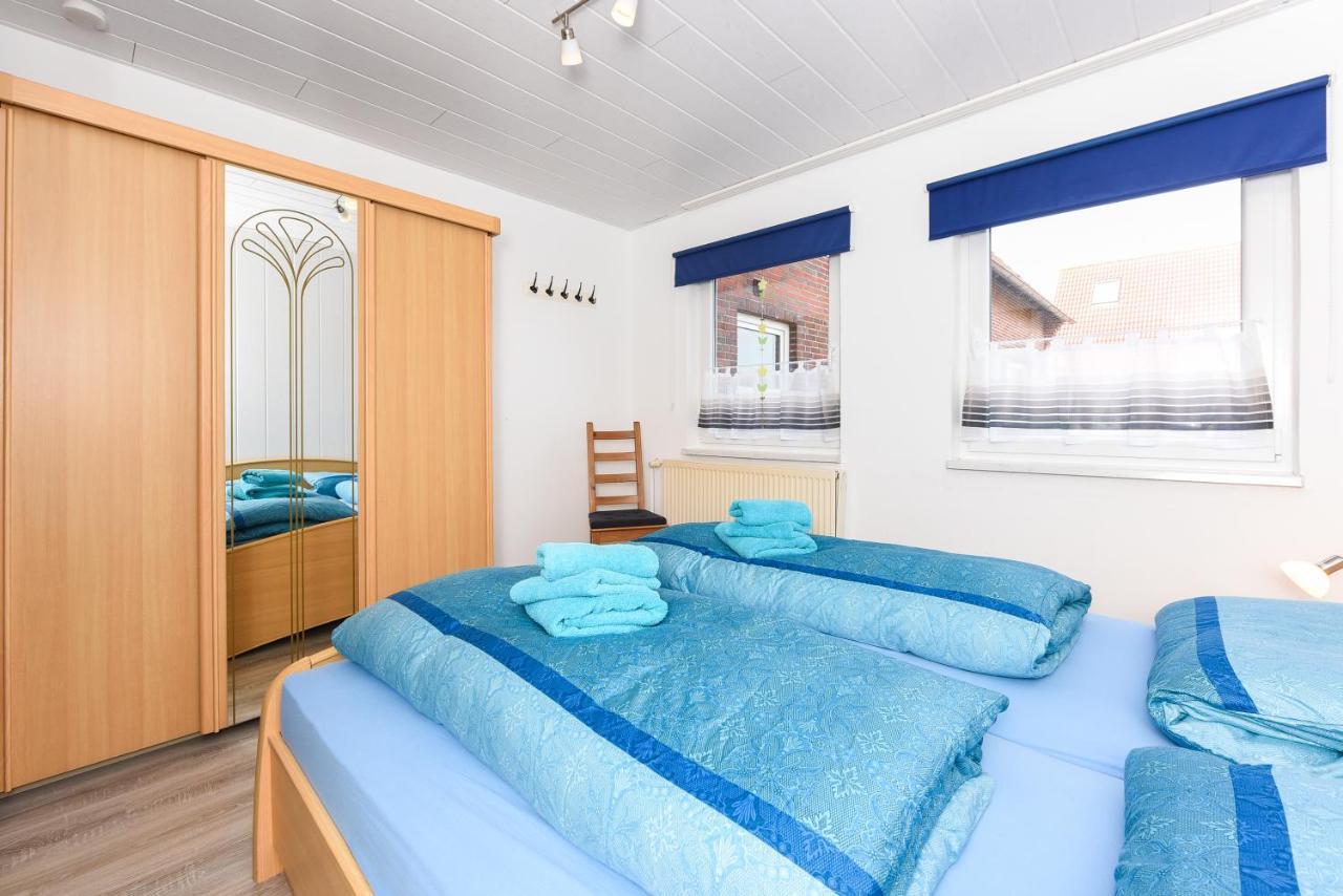 Ferienwohnungen Im Haus Waterkant Neuharlingersiel Exteriör bild