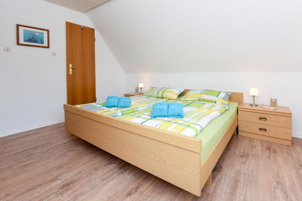 Ferienwohnungen Im Haus Waterkant Neuharlingersiel Exteriör bild