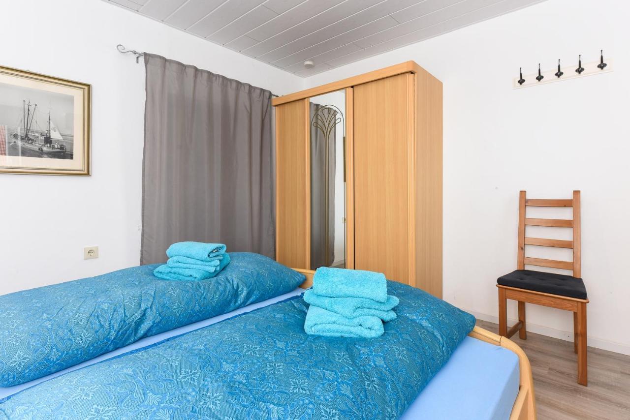 Ferienwohnungen Im Haus Waterkant Neuharlingersiel Exteriör bild
