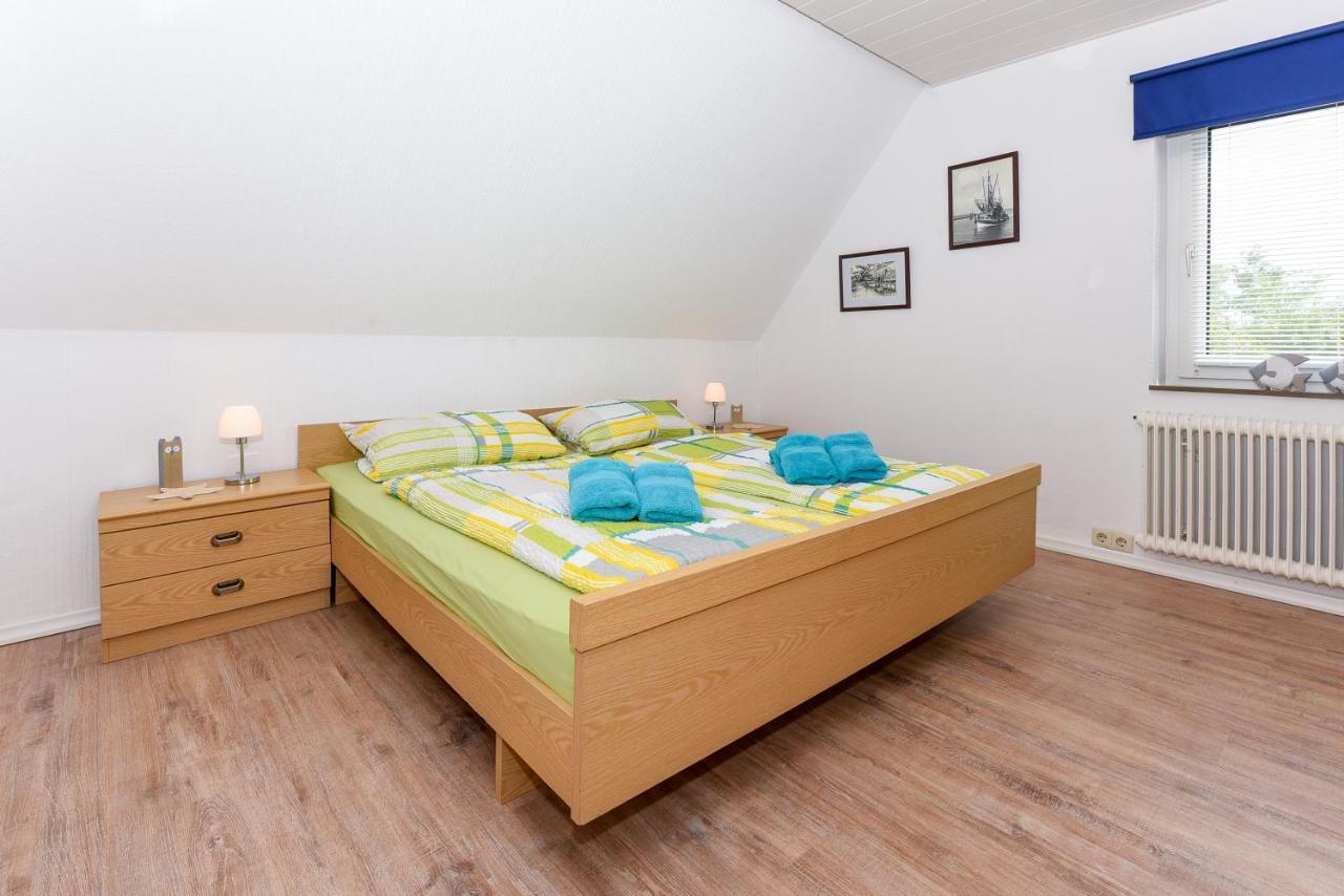 Ferienwohnungen Im Haus Waterkant Neuharlingersiel Exteriör bild